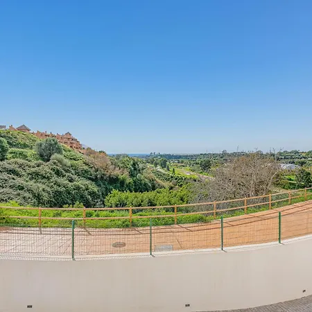 Magnificent 3 Bedroom With Pool, Terrace And Parking 아파트