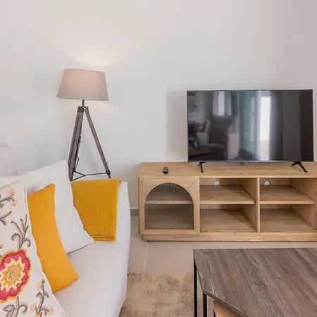 Apartment Magnificent 3 Bedroom With Pool, Terrace And Parking *