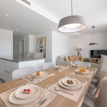 Apartman Magnificent 3 Bedroom With Pool, Terrace And Parking Estepona