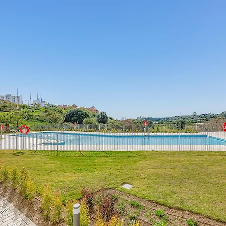 Magnificent 3 Bedroom With Pool, Terrace And Parking 에스테포나