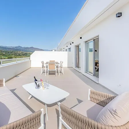 Magnificent 3 Bedroom With Pool, Terrace And Parking * 에스테포나