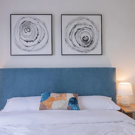 Magnificent 3 Bedroom With Pool, Terrace And Parking Apartman