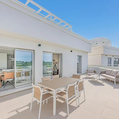 Magnificent 3 Bedroom With Pool, Terrace And Parking * 에스테포나