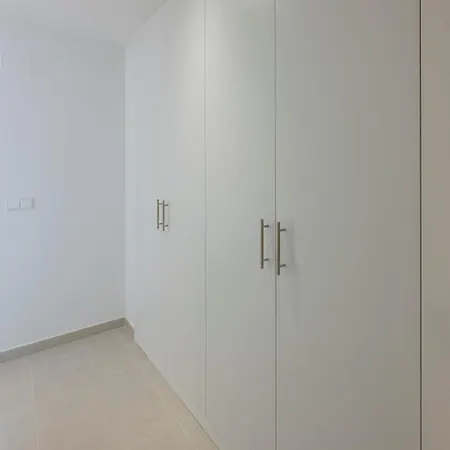 Magnificent 3 Bedroom With Pool, Terrace And Parking *