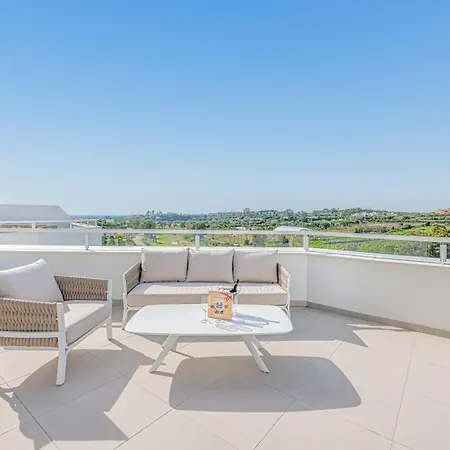 Apartman Magnificent 3 Bedroom With Pool, Terrace And Parking