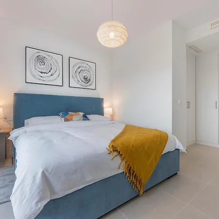 Apartman Magnificent 3 Bedroom With Pool, Terrace And Parking Estepona