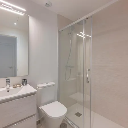 Magnificent 3 Bedroom With Pool, Terrace And Parking 에스테포나
