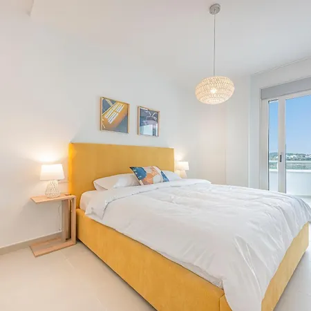 Apartment Magnificent 3 Bedroom With Pool, Terrace And Parking *