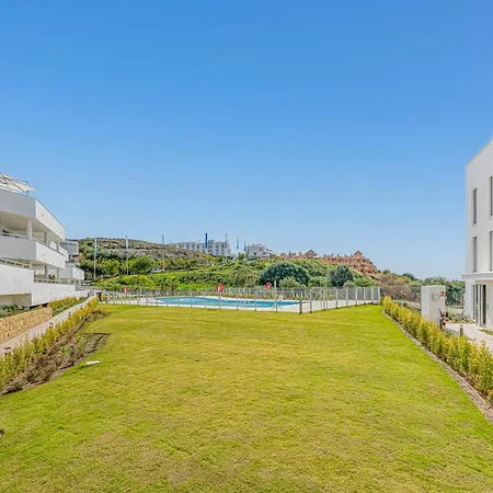 Apartman Magnificent 3 Bedroom With Pool, Terrace And Parking Estepona