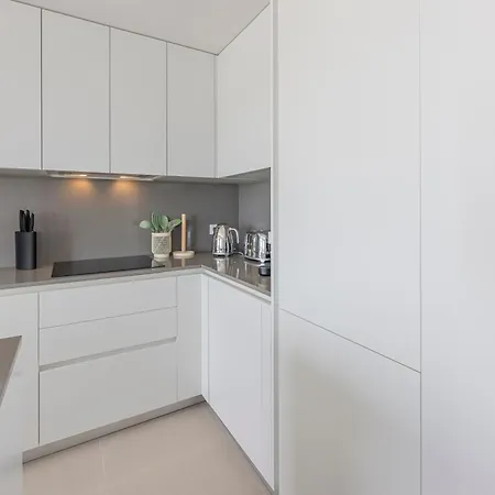 아파트 Magnificent 3 Bedroom With Pool, Terrace And Parking