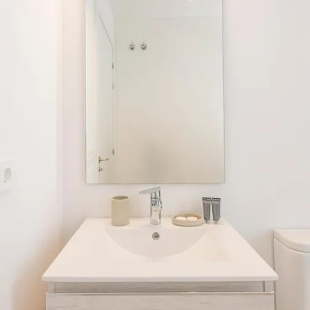 Magnificent 3 Bedroom With Pool, Terrace And Parking 아파트 *