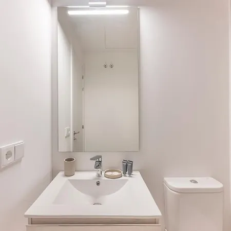 Magnificent 3 Bedroom With Pool, Terrace And Parking 아파트
