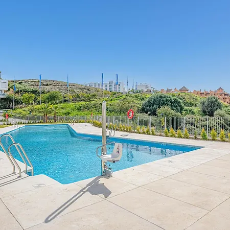 Magnificent 3 Bedroom With Pool, Terrace And Parking Apartment *